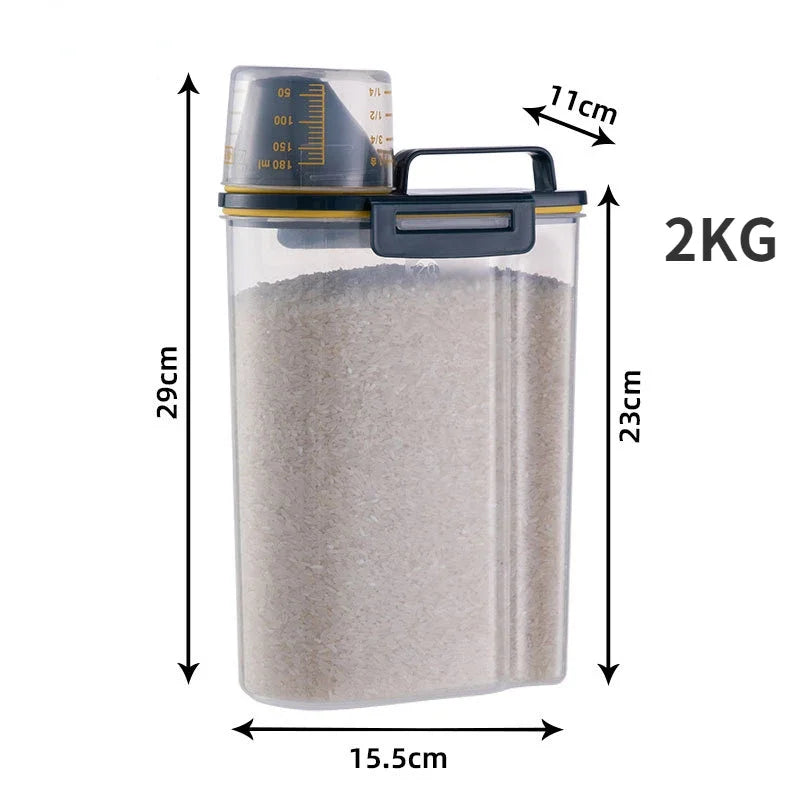 1.5kg/2kg Dog Cat Food Storage Pail with Measuring Cup - Moisture-proof Sealed Plastic Container